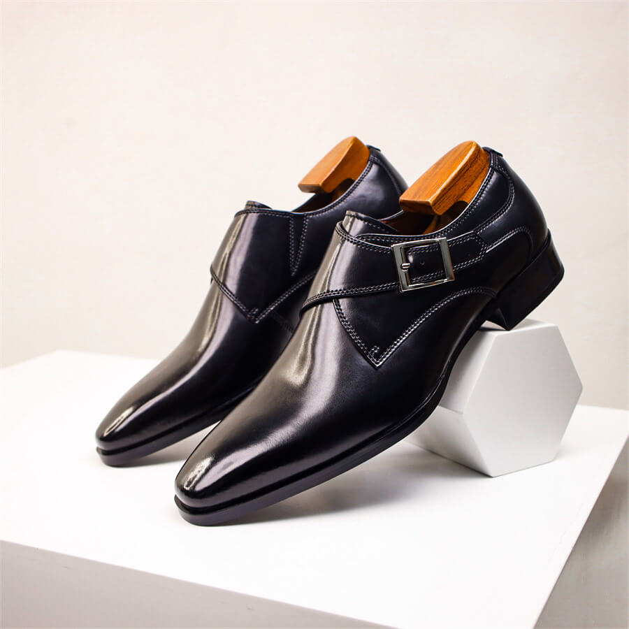CARLO VESPUCCI LEATHER SHOES