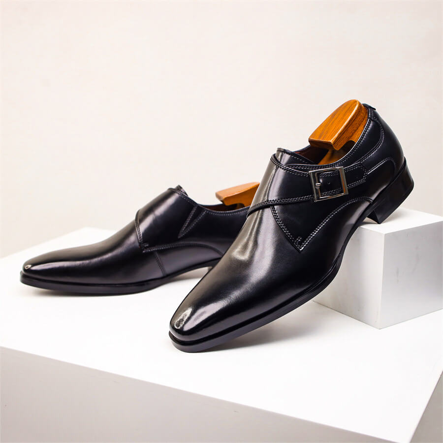 CARLO VESPUCCI LEATHER SHOES