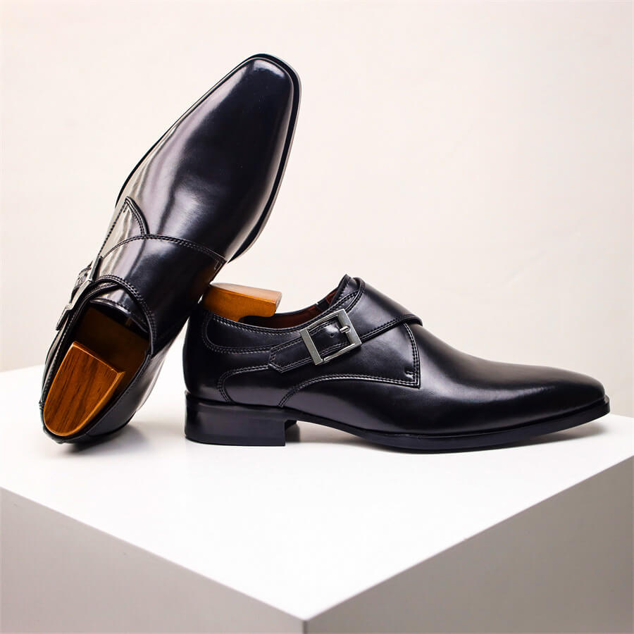 CARLO VESPUCCI LEATHER SHOES