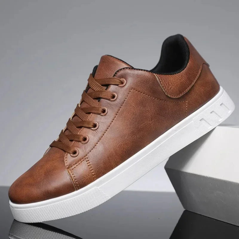 TITAN THICK-FORM SNEAKER