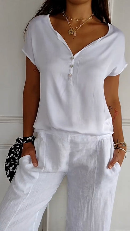 Lana - V-neck T-shirt